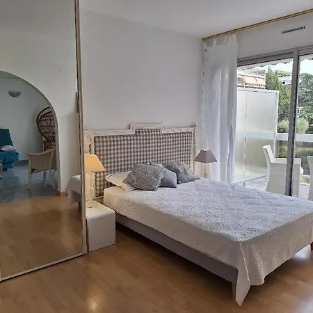 Les Pins Charming Apartment Juan-les-Pins